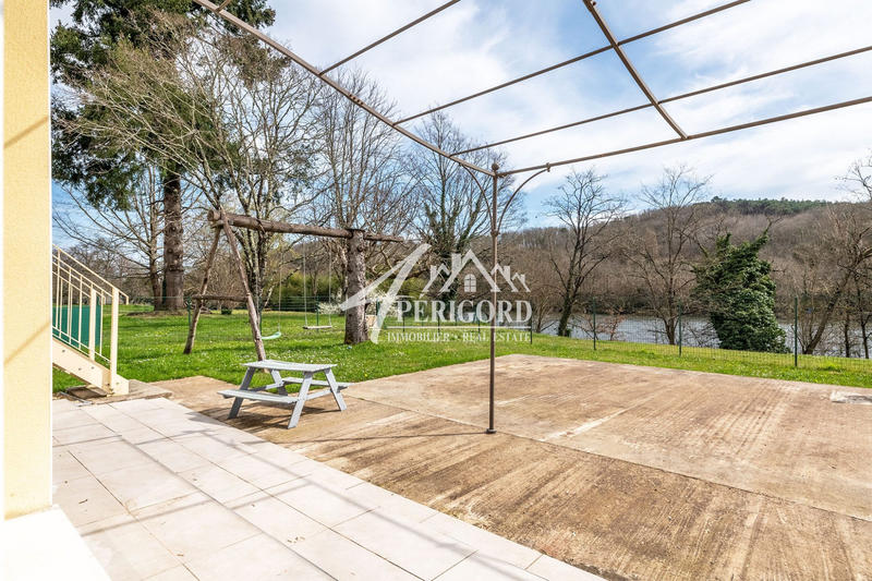 Maison contemporaine - 203 m² - 7 pièces