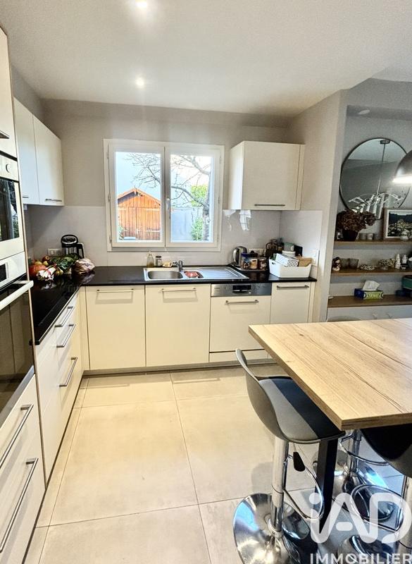 Maison - 107 m² - 6 pièces