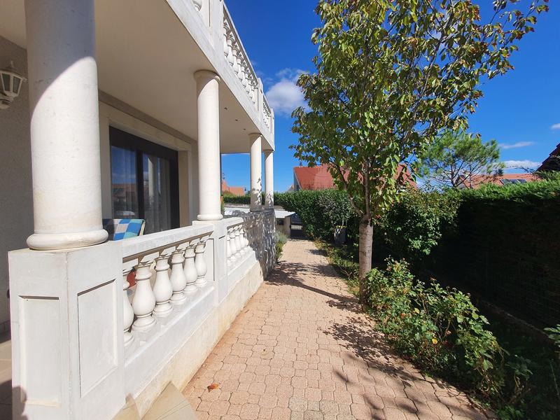 Maison - 258 m² - 6 pièces