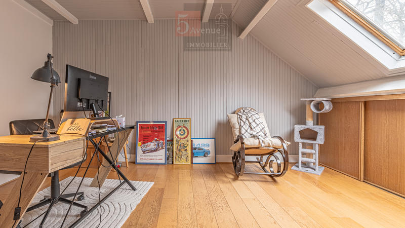 Maison - 195 m² - 8 pièces