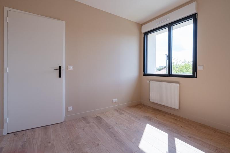 Maison - 92 m² - 6 pièces