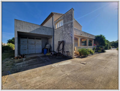 Maison - 524 m² - 12 pièces