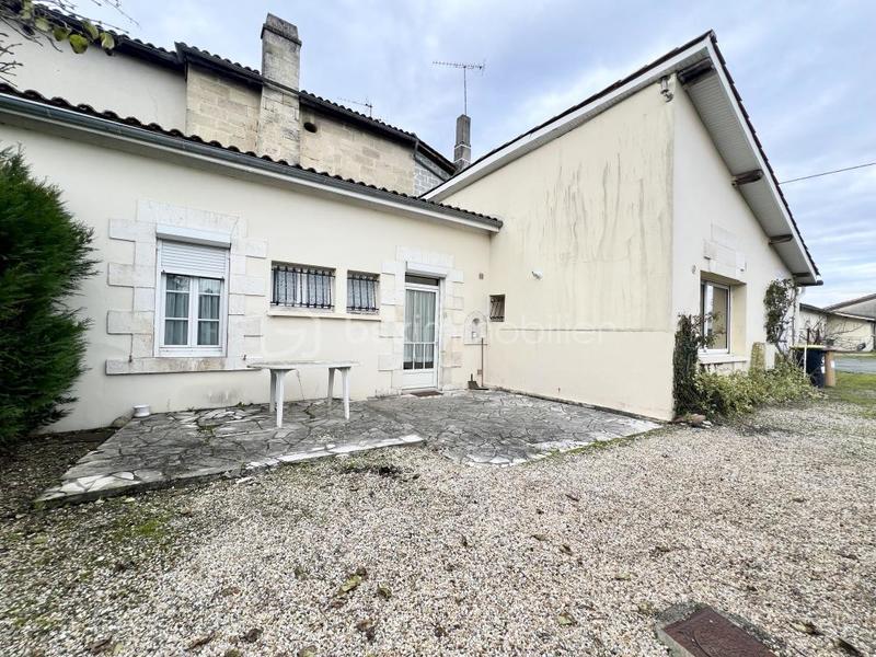 Maison - 202 m² - 10 pièces