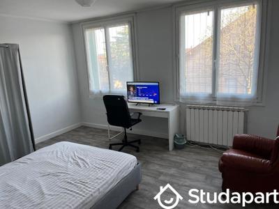 Chambre - 14 m² - 1 pièce