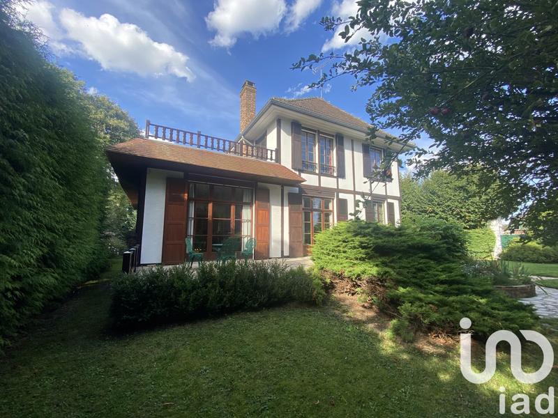 Maison - 220 m² - 8 pièces