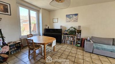 Maison - 121 m² - 6 pièces