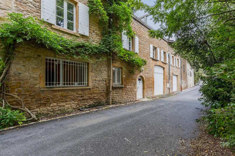 Maison - 224 m² - 6 pièces