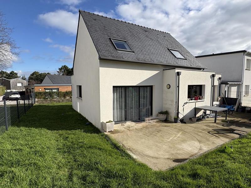 Maison - 95 m² - 6 pièces