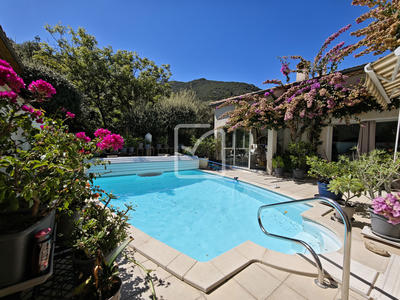 Maison - 157 m² - 6 pièces