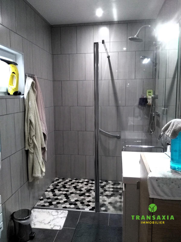 Maison - 150 m² - 10 pièces