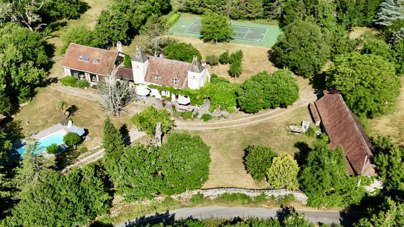 Maison - 300 m² - 9 pièces