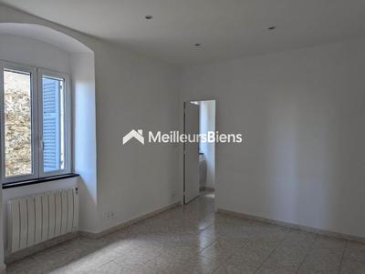 Appartement ancien - 62 m² - 3 pièces