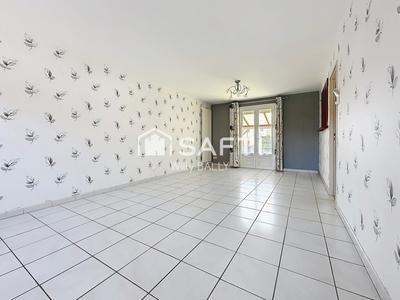 Maison - 90 m² - 5 pièces