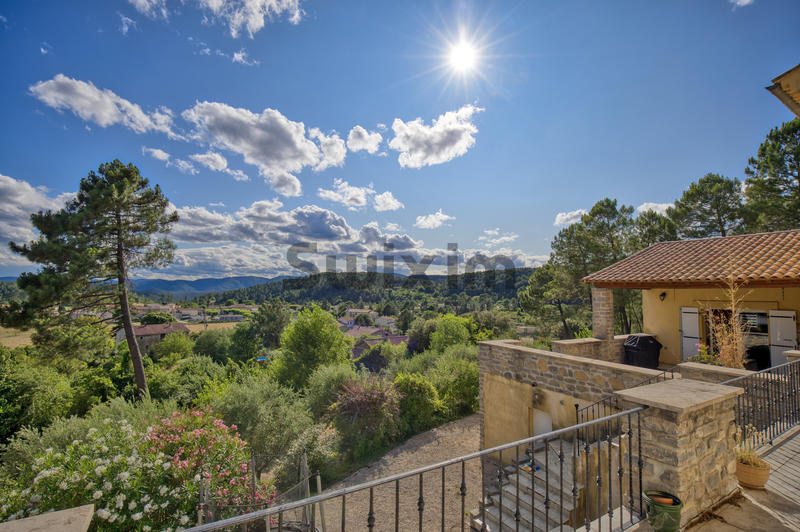 Villa - 200 m² - 7 pièces