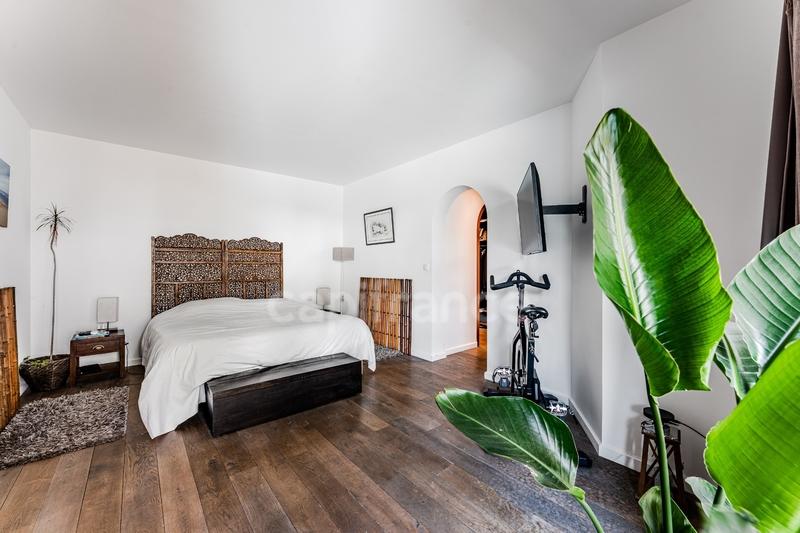 Maison d'architecte - 350 m² - 11 pièces