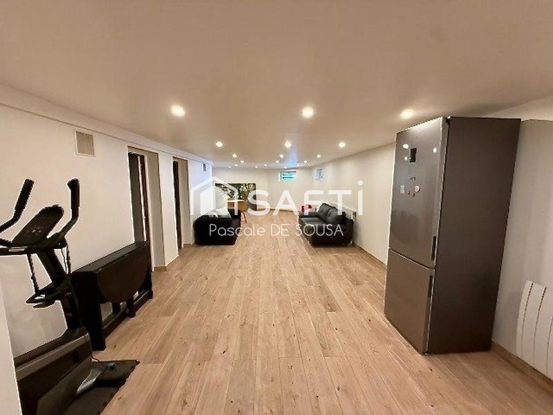 Maison - 337 m² - 8 pièces