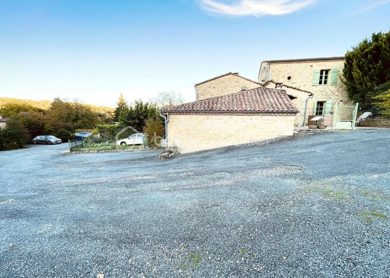 Maison en pierre - 304 m² - 16 pièces