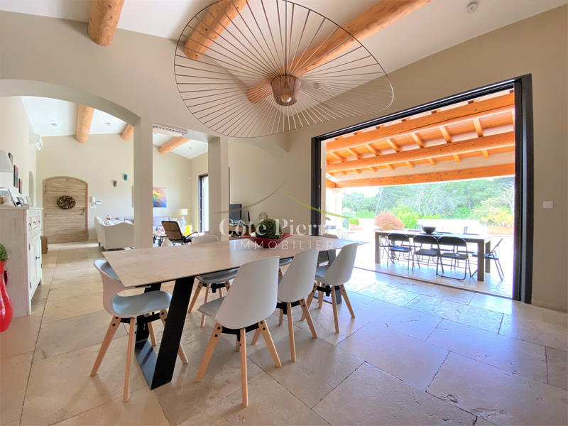 Villa - 200 m² - 6 pièces