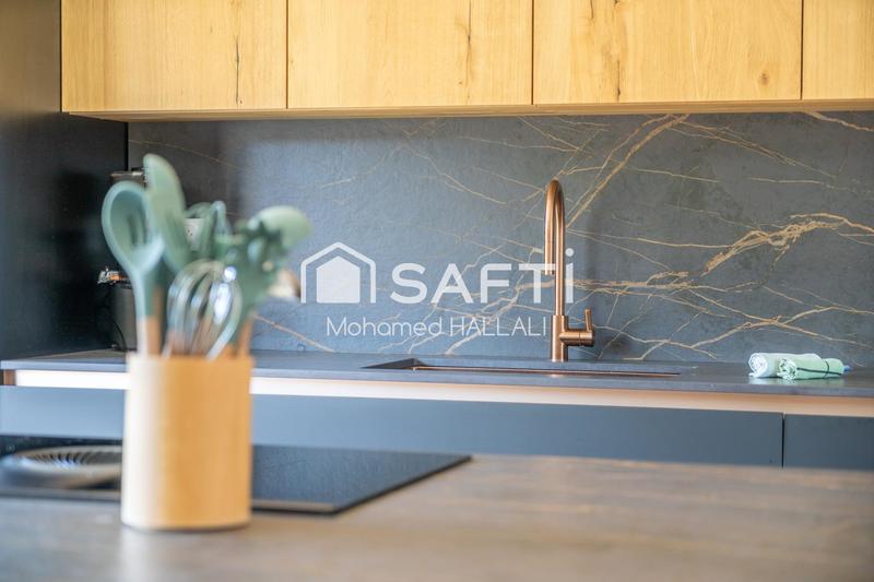 Maison - 240 m² - 6 pièces