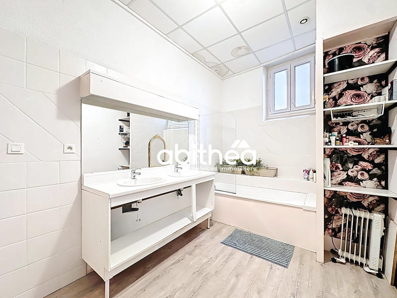 Appartement - 190 m² - 5 pièces