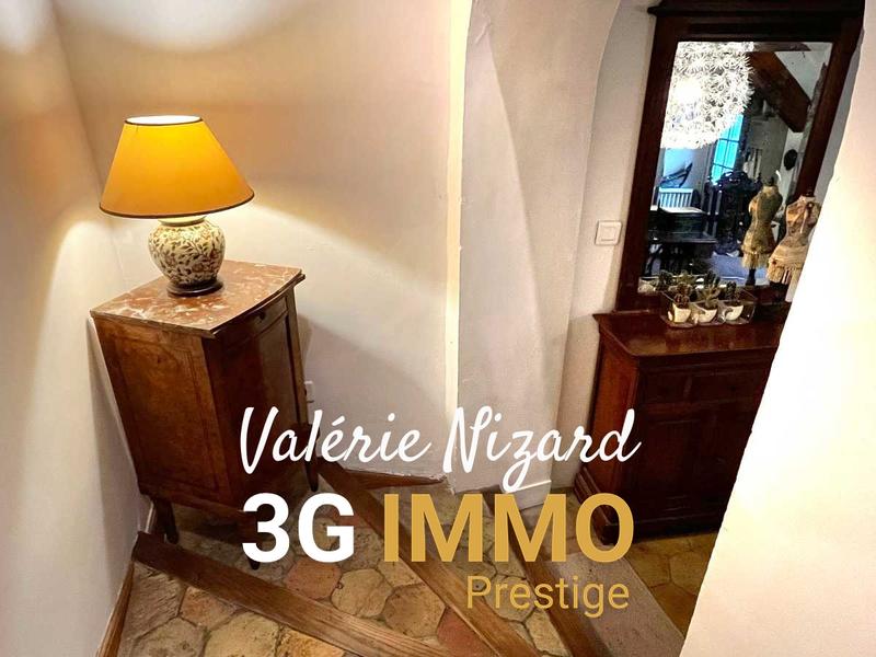 Villa - 231 m² - 10 pièces