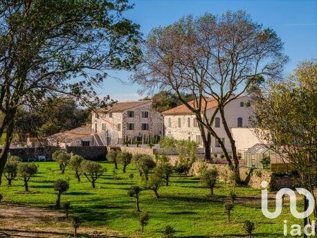 Maison - 870 m² - 13 pièces