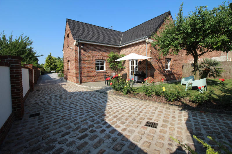 Maison - 140 m² - 6 pièces