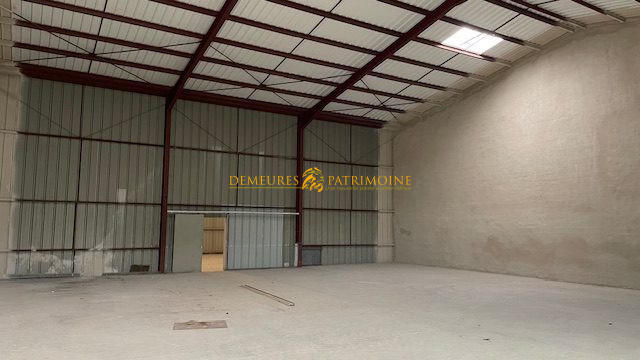 Local commercial - 1 080 m²