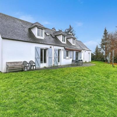 Maison - 204 m² - 6 pièces