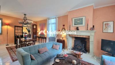 Maison - 250 m² - 7 pièces
