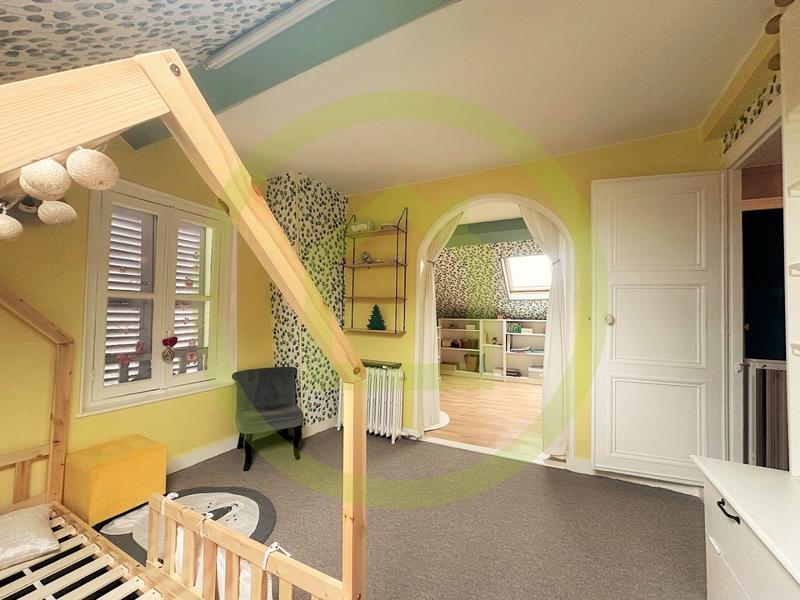 Maison - 183 m² - 7 pièces