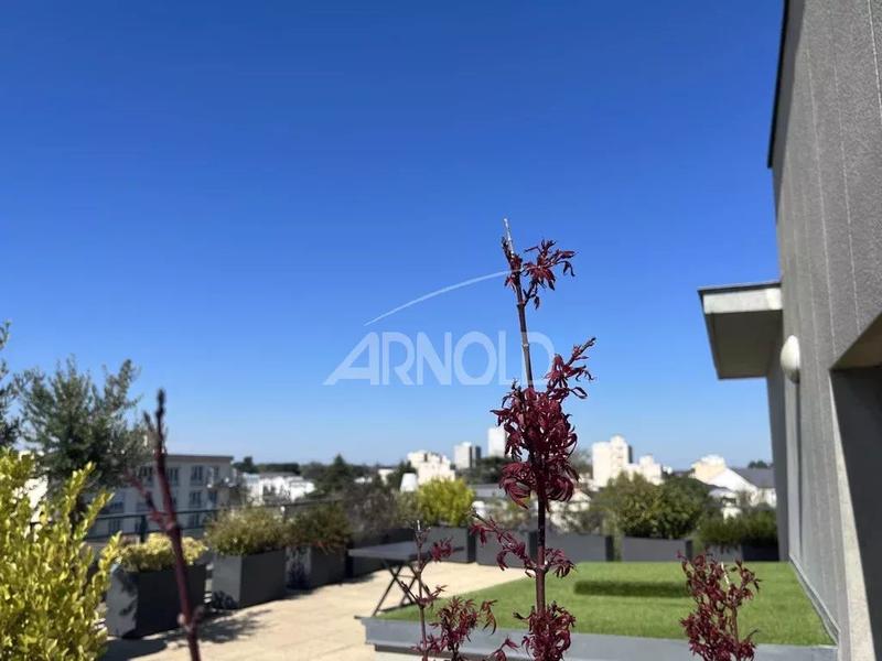 Appartement - 98 m² - 5 pièces