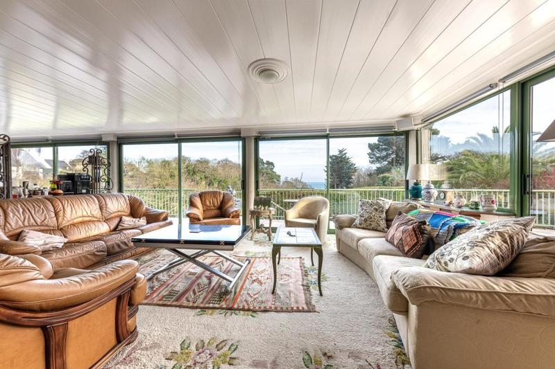 Maison - 254 m² - 11 pièces