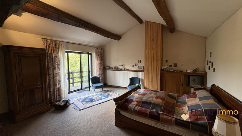 Maison - 357 m² - 10 pièces