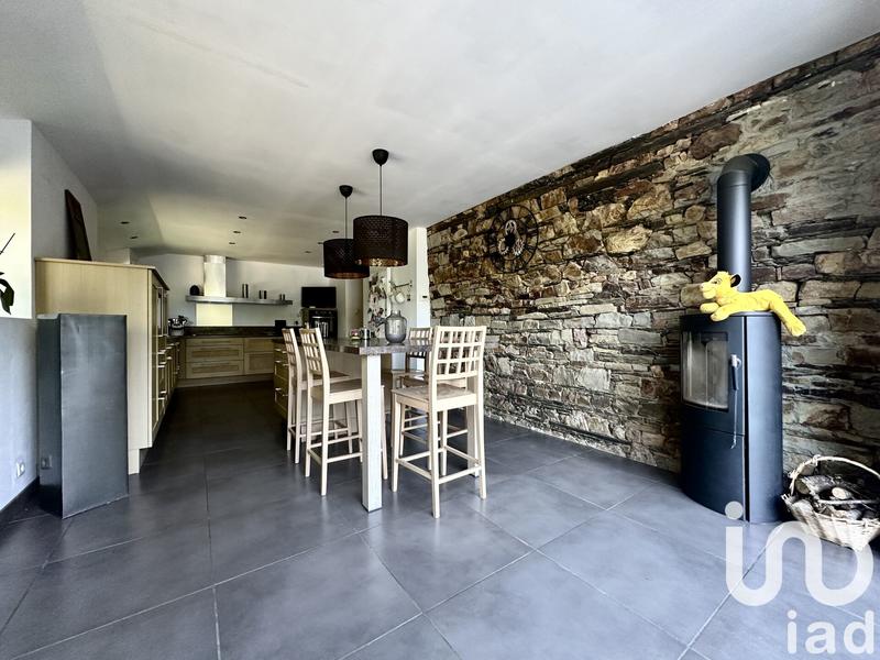 Maison - 209 m² - 8 pièces