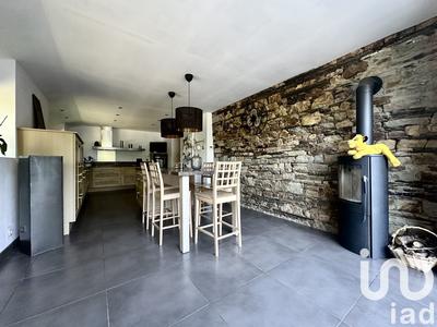 Maison - 209 m² - 8 pièces