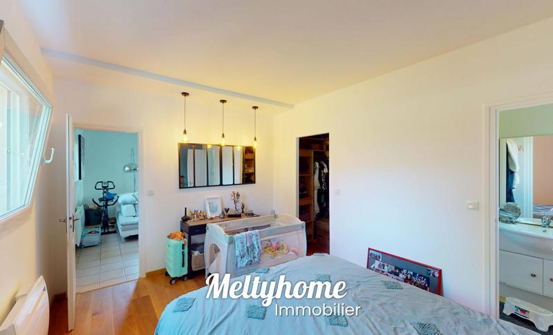 Maison - 195 m² - 10 pièces