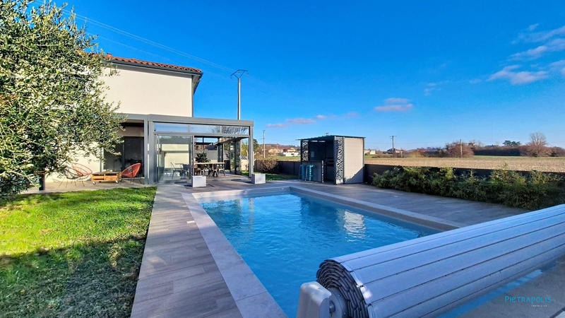 Maison traditionnelle - 140 m² - 6 pièces