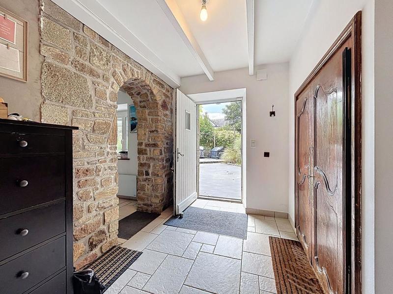 Maison - 221 m² - 6 pièces