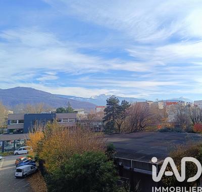 Appartement - 99 m² - 4 pièces