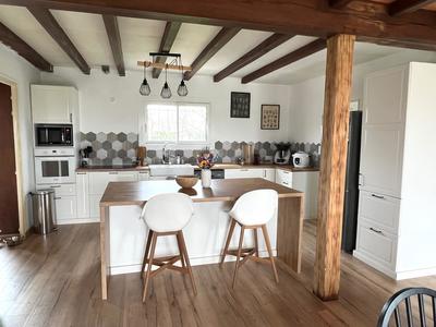 Maison - 205 m² - 7 pièces