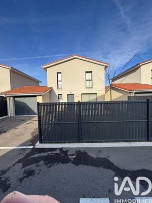 Maison - 92 m² - 4 pièces