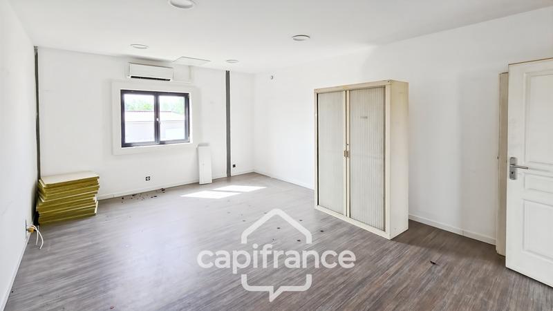 Local commercial - 220 m² - 9 pièces