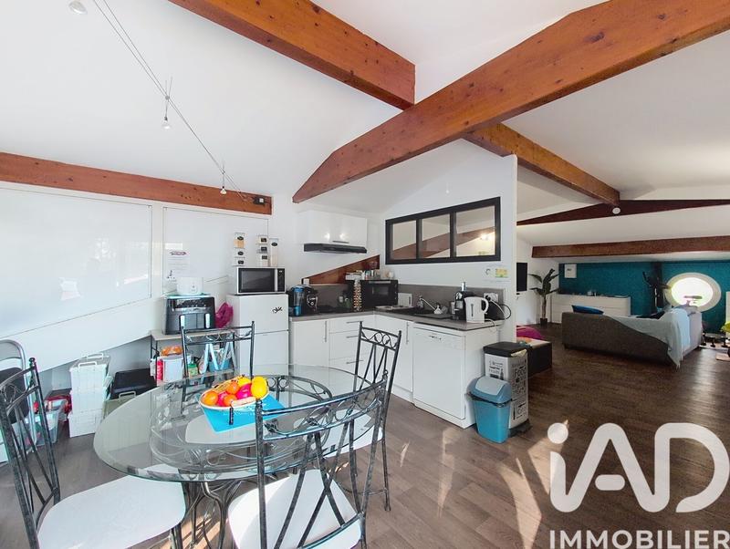 Maison - 230 m² - 6 pièces