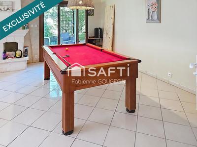 Maison - 214 m² - 8 pièces