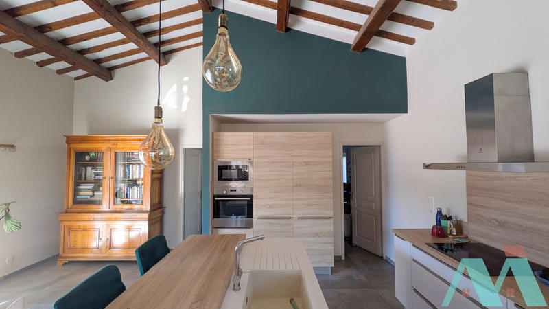 Maison - 182 m² - 6 pièces