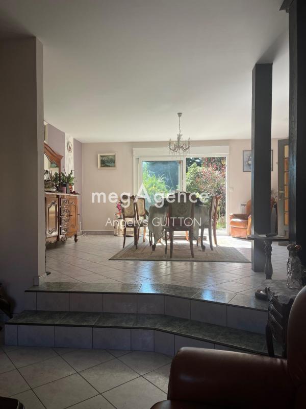 Pavillon - 140 m² - 6 pièces