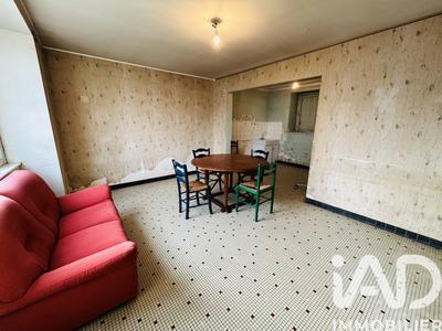 Maison - 98 m² - 5 pièces