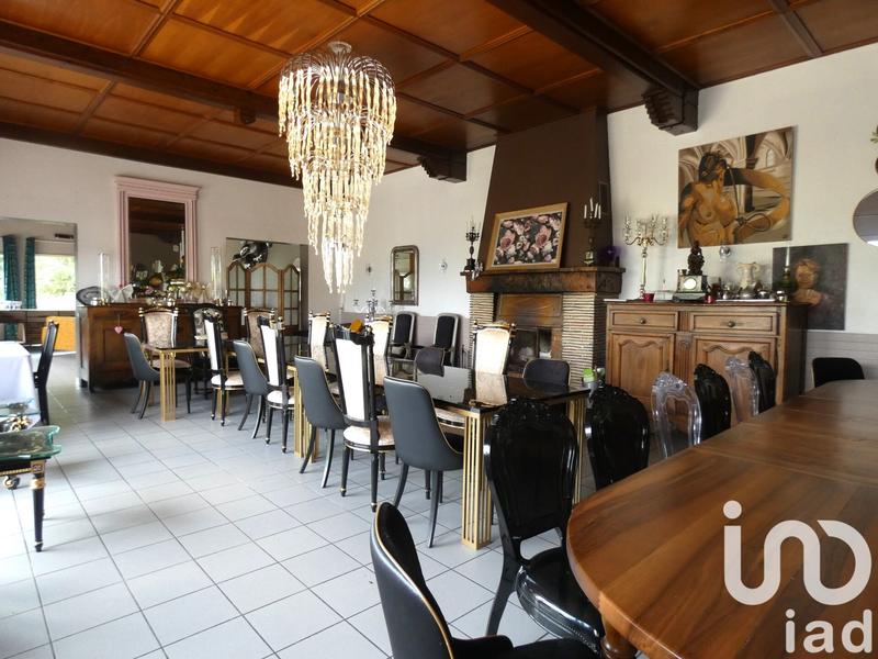 Maison - 660 m² - 5 pièces