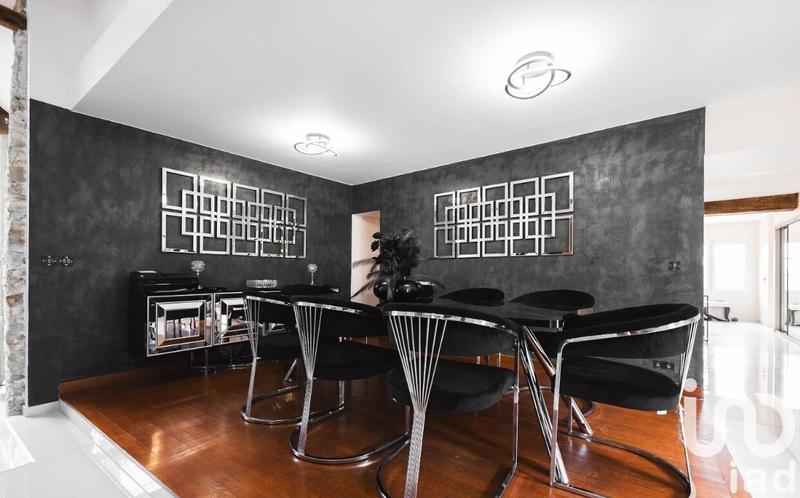 Maison - 298 m² - 10 pièces